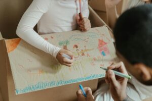 Lire la suite à propos de l’article Comment gérer la logistique d’un déménagement en famille ?
